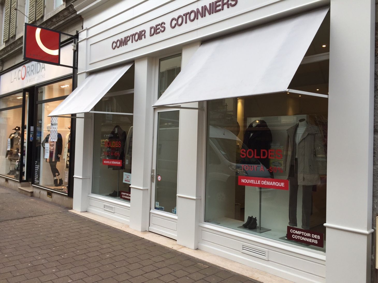 Nos Stores - Toit Mon Toit