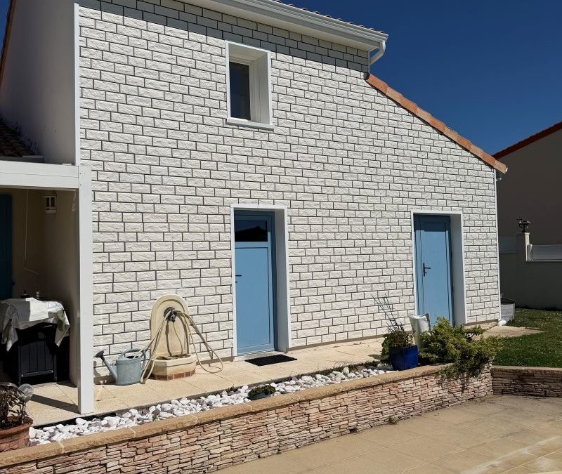 Bardage extérieur effet pierre moderne