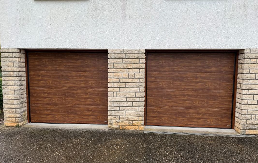 Installation de 2 portes de garage en aluminium