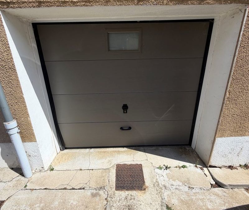 NOS INSTALLATIONS RECENTES Installation d’une porte de garage sectionnelle