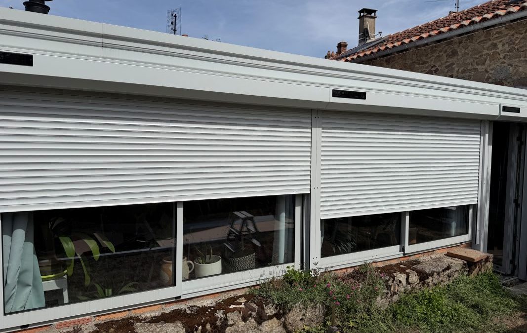 NOS INSTALLATIONS RECENTES Protection solaire de véranda par volets roulants